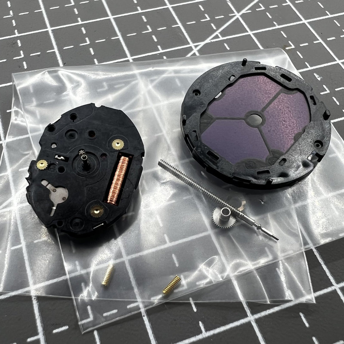 Hattori Epson VS17A solar quartz watch movement for precise timekeeping in watch accessories.