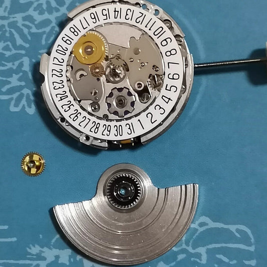Swiss Made ETA 204.911 mechanical watch movement with automatic winding for precise timekeeping.