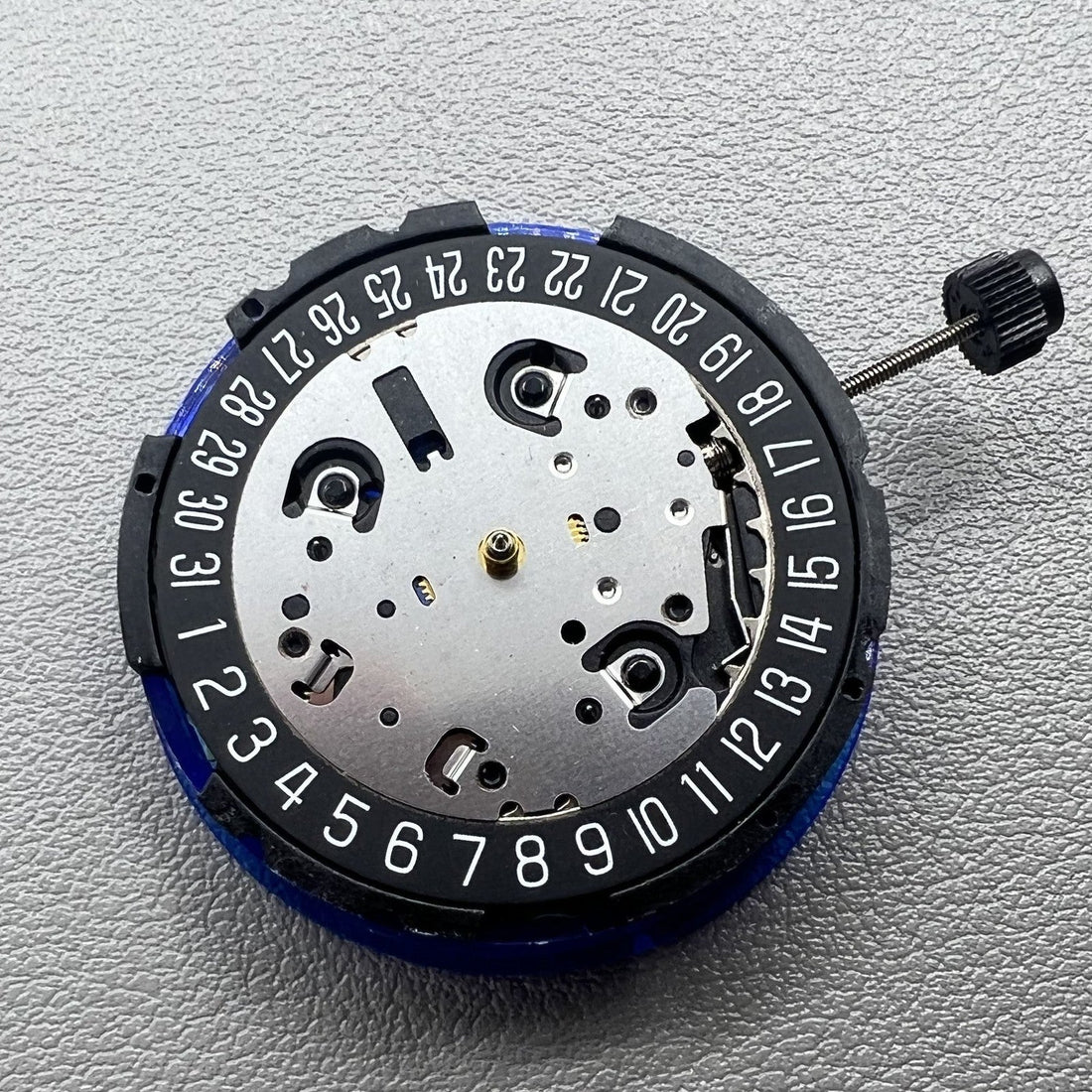 ETA G10.212 quartz watch movement with black dial, three hands, date at 6, replacement for G10.211.