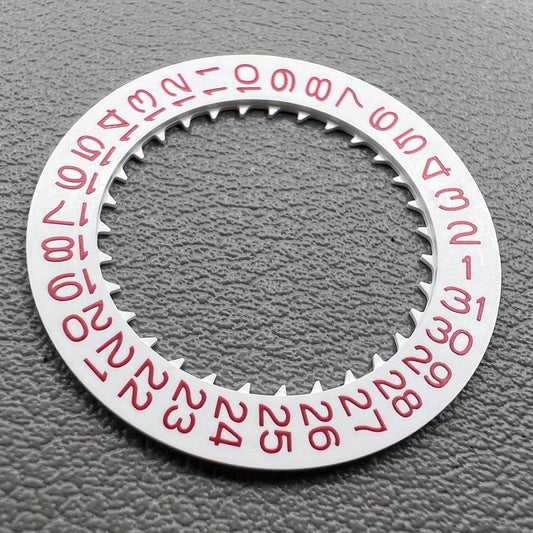 Wei�e Datumsanzeige mit roter Schrift auf Scheibenrad, NH36 NH35 Uhrwerk, Datum bei 3 Uhr position.
