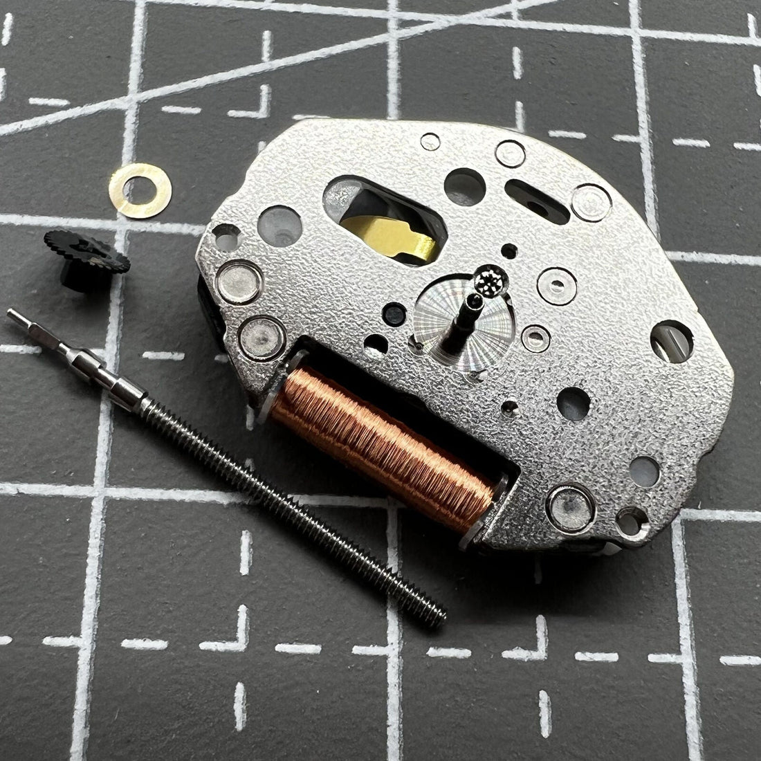 Miyota /Citizen 2036 Quartz watch movement with stem for precise timekeeping and reliable performance.