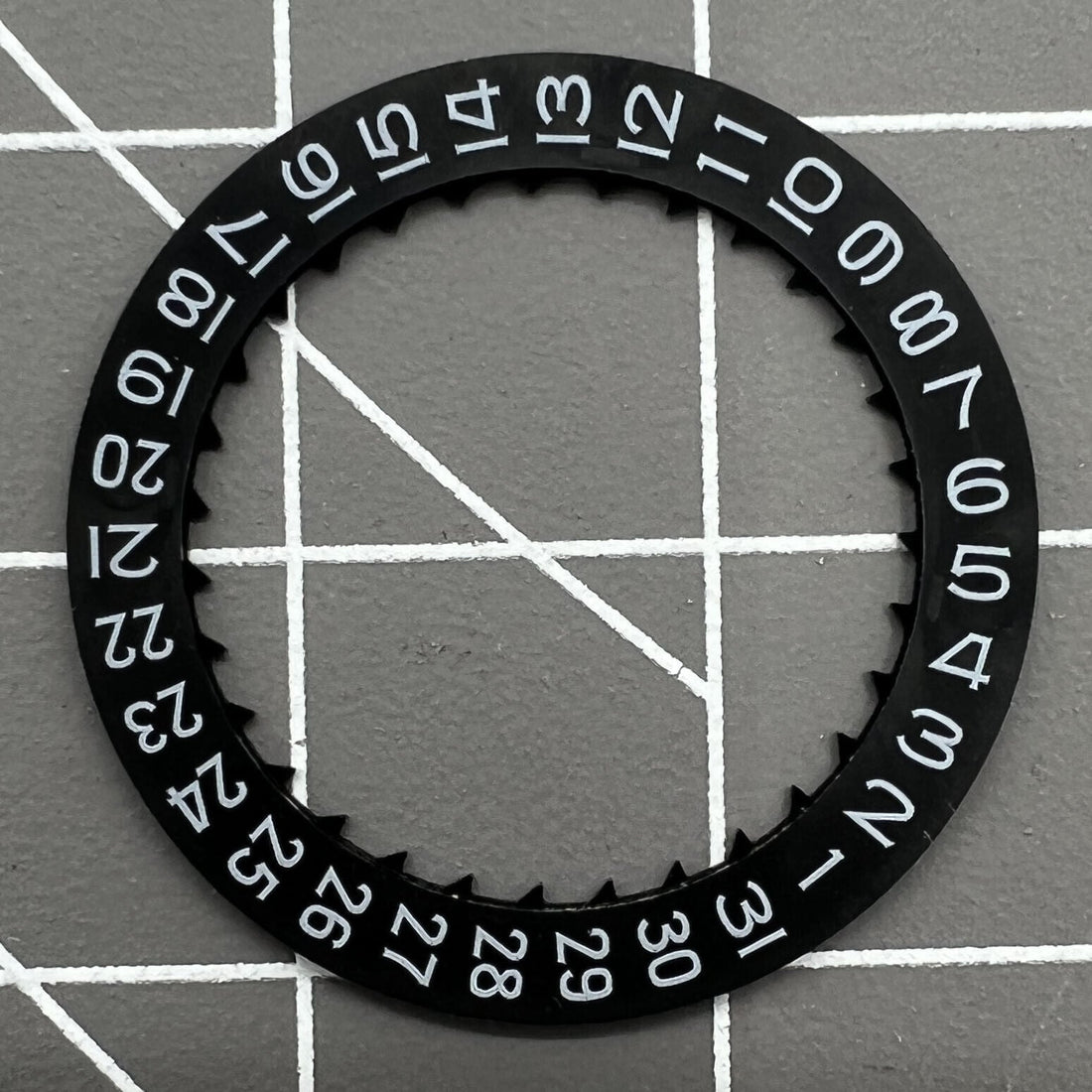 Set of 3 black date disk wheels for Miyota 8215 movement watches, compatible with various brands.