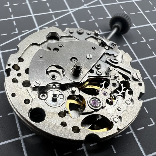 Miyota Citizen 82S5 silver plated automatic watch movement for precision timekeeping