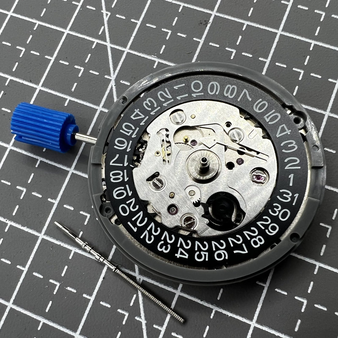 Seiko Automatik Uhr NH35 mit schwarzem Zifferblatt, Datumsanzeige und Krone bei 8 Uhr, stilvoller Zeitmesser