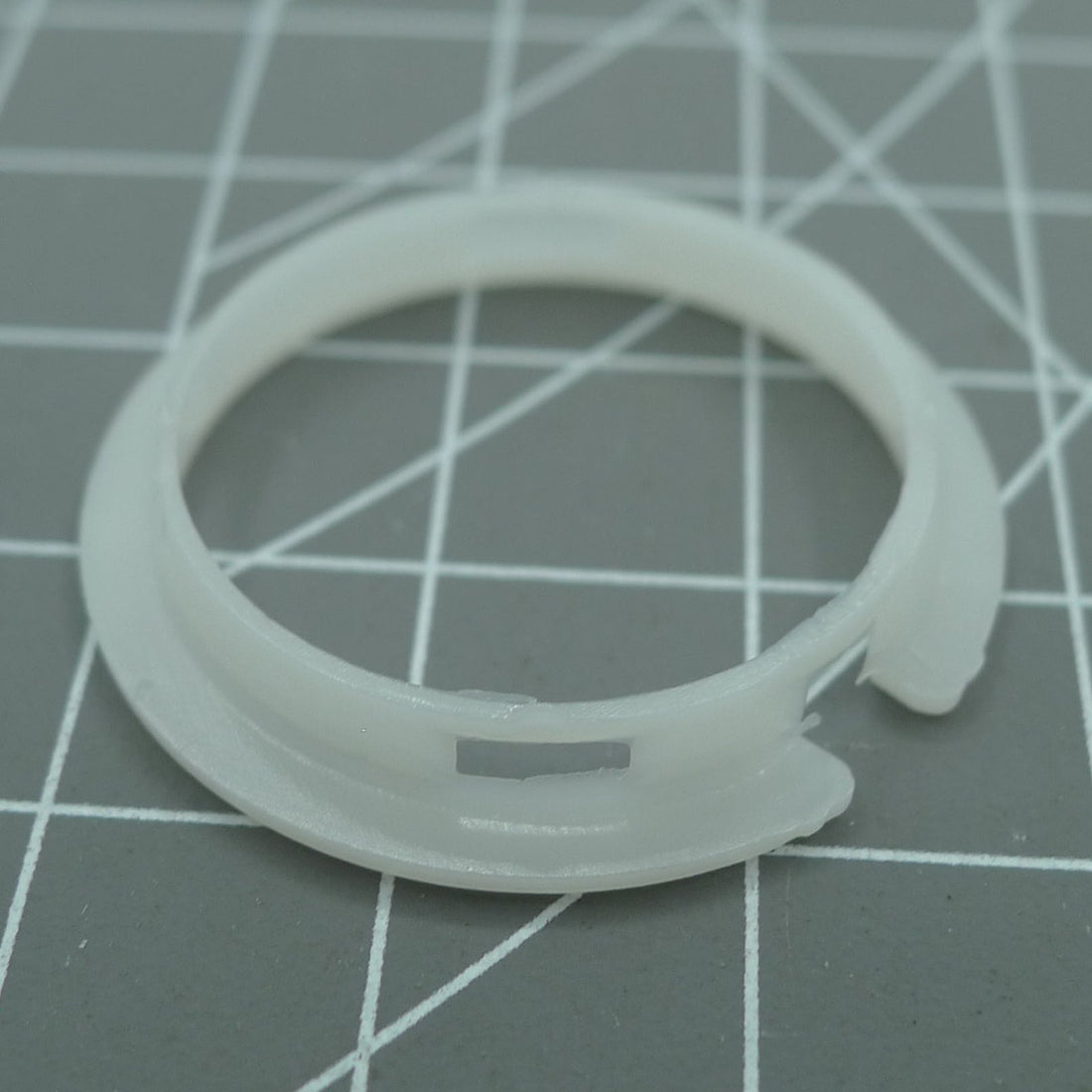 1. Miyota 2105 watch case spacer ring, 27-29.5mm, ensuring secure movement fit.  
