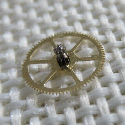 Third wheel gear for watch movement 46945#210, compatible spare part by Generic Fit.