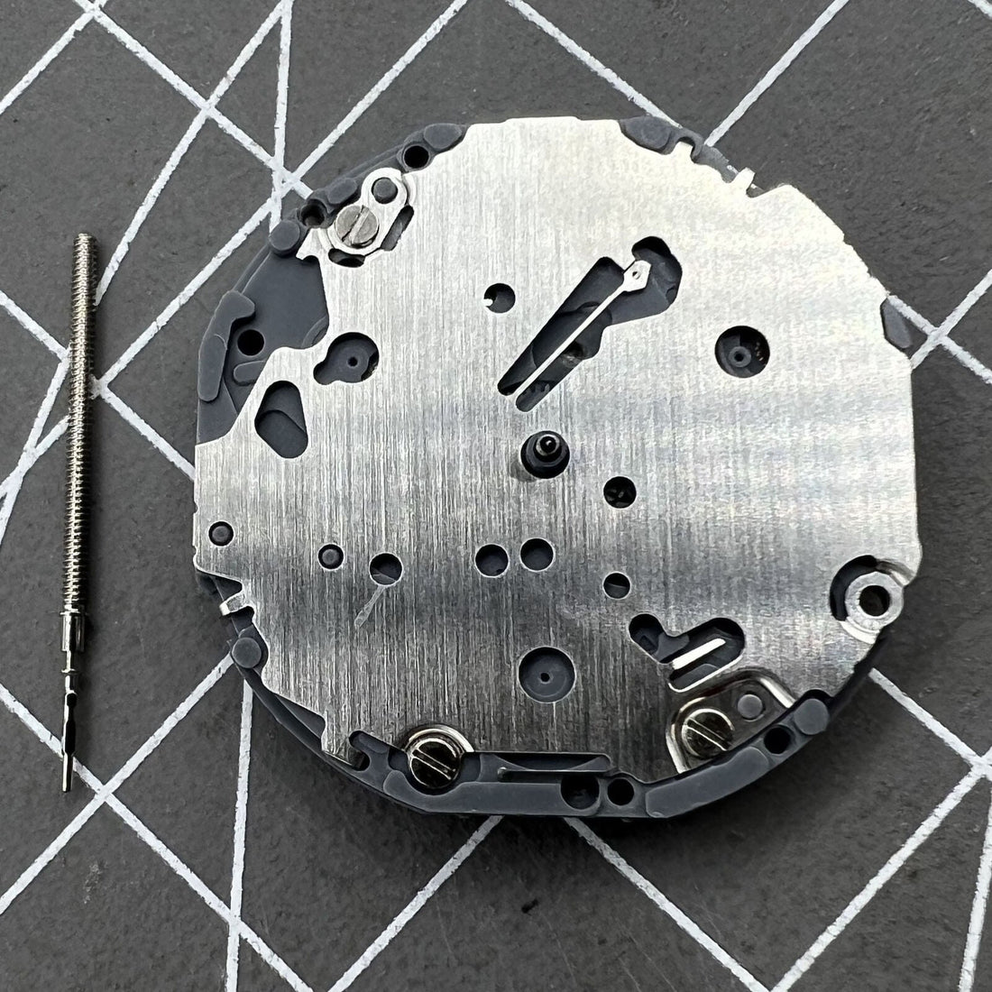Hattori Epson quartz watch movement VH31A for precise timekeeping in watch accessories.