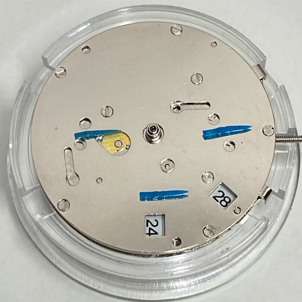 China Made 2813 automatic mechanical watch movement, single calendar, compatible with 8205 and 8215 models.