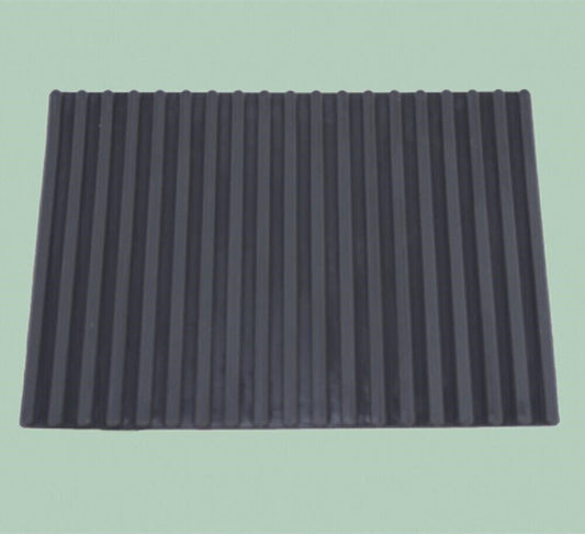 Black non-slip bench mat 100x150mm for watch accessories, replacement of MSA24.220 by China Made.