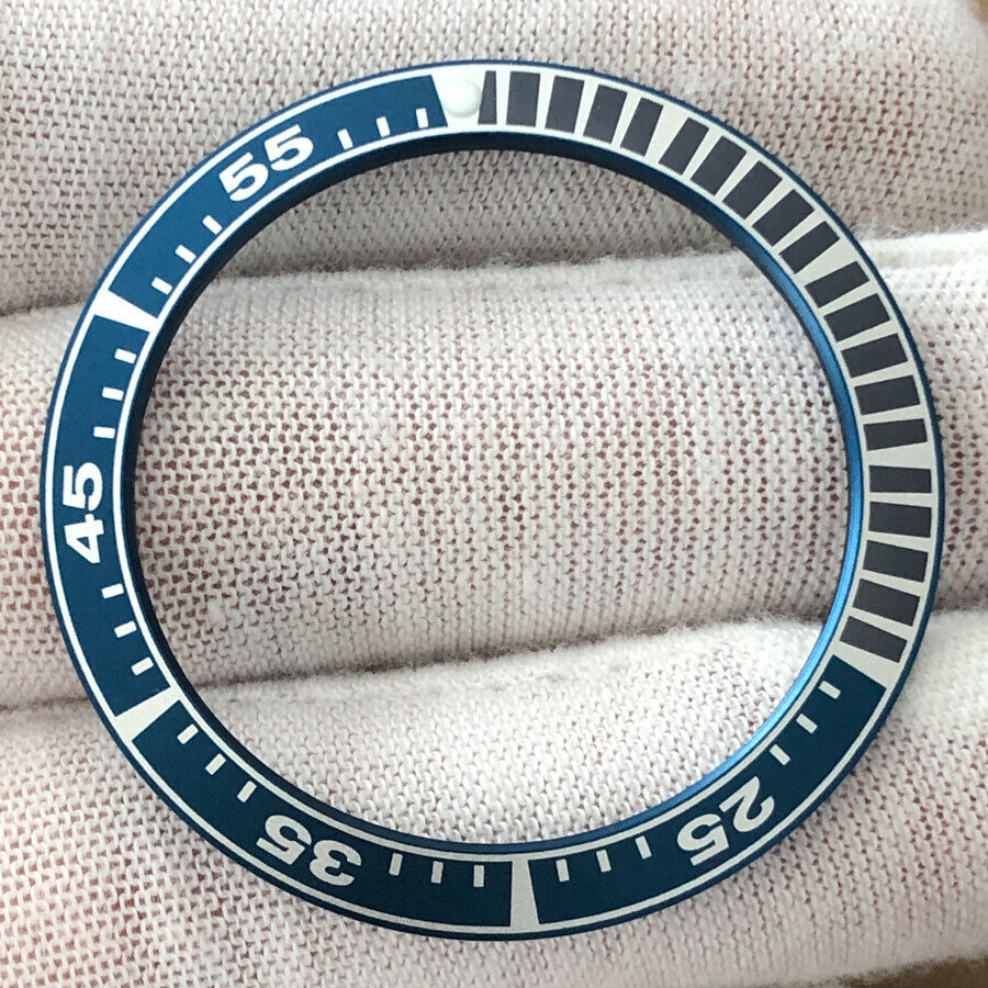 Blue bezel insert for 39.9mm/31.6mm Radian aluminum watches, enhancing style and durability.