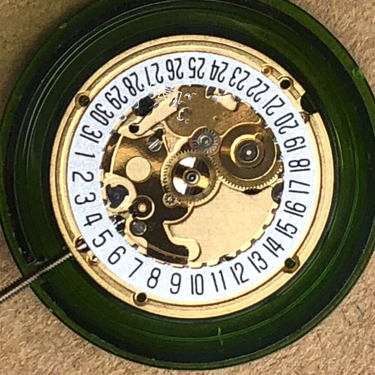 ETA 256.111 Quartz watch movement V8 replacement with white dial and 3 hands, precise timekeeping.