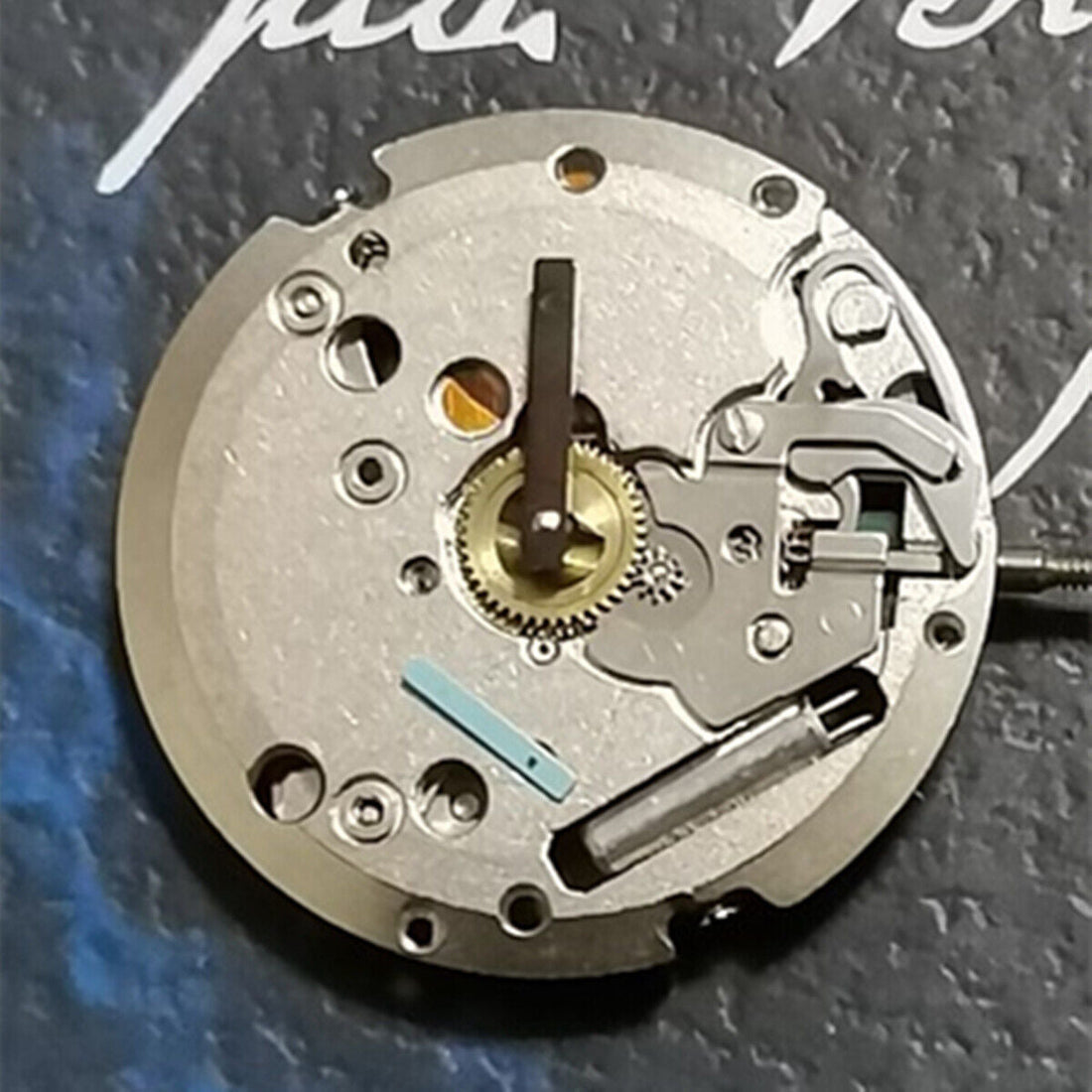 ETA 581.001 Swiss made quartz watch movement with 2 hands, ideal for precise watch repairs and replacements.