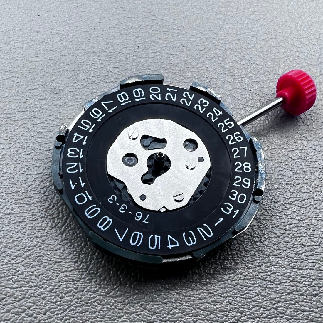 Japan Miyota 2115 quartz watch movement with 3 hands and black disk for precise timekeeping