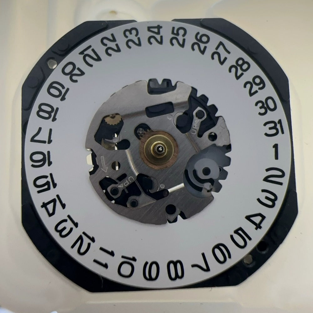 Epson 7N32 quartz watch movement with 3 hands and date at 3 for precise timekeeping.