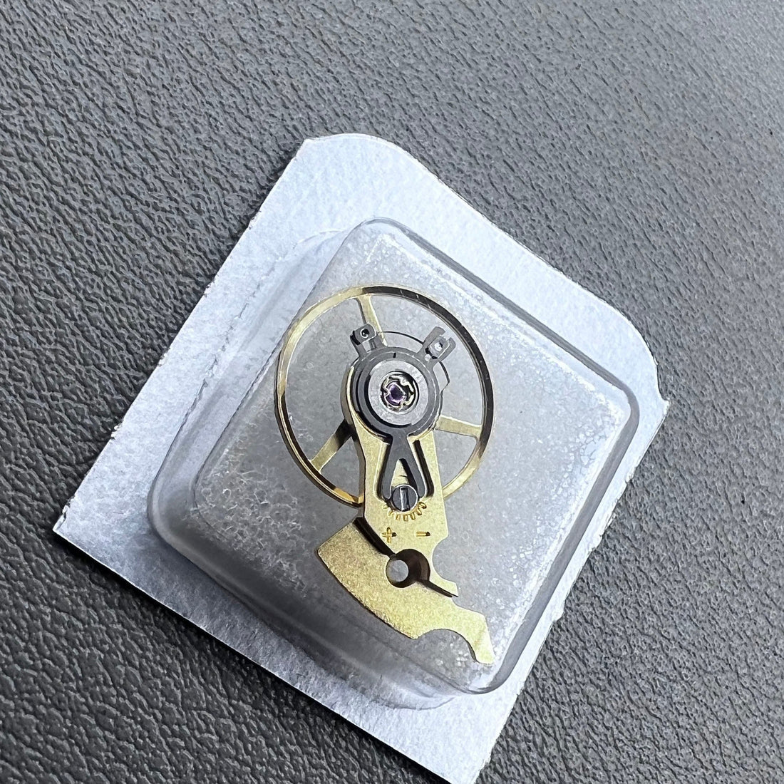Golden complete balance wheel with splint for ETA2834/2836/2824 watch movements, generic brand.