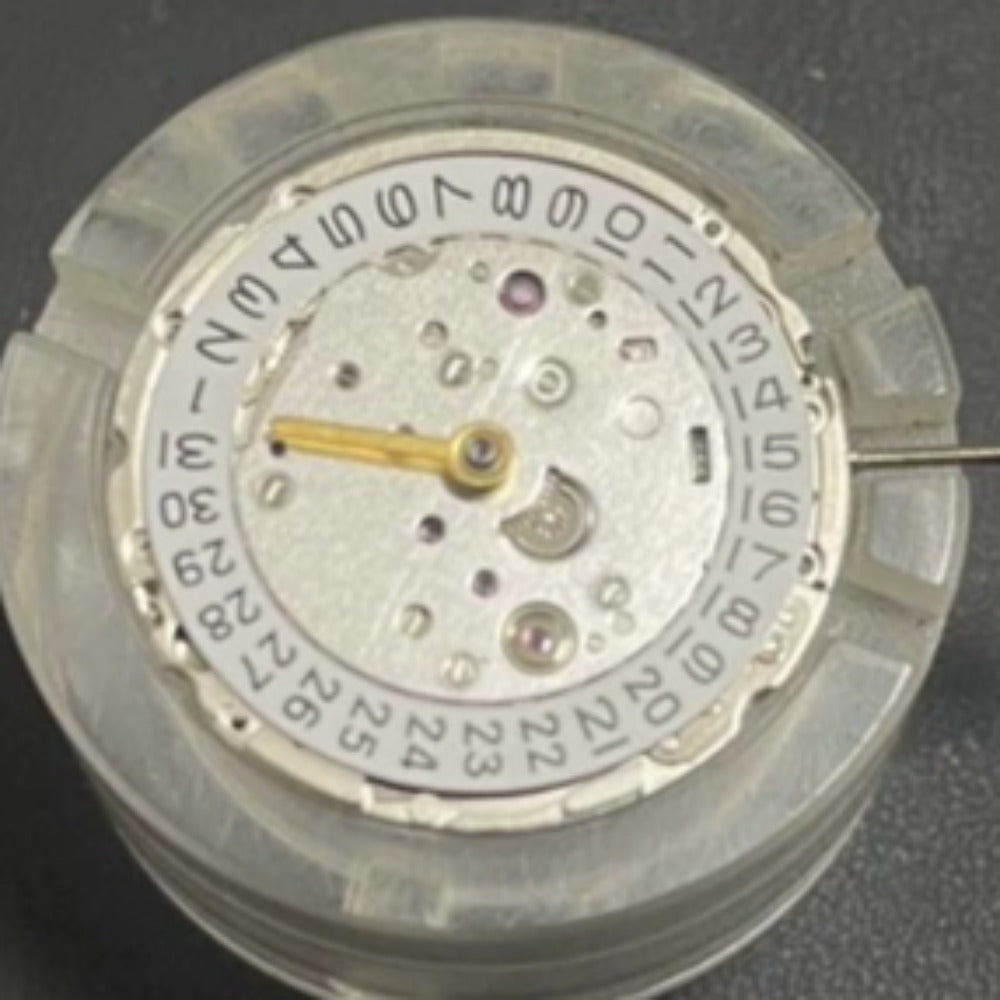 Shanghai 9015 mechanical watch movement Calibre SH7001 with rotor, China made precision gear components.