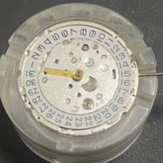 Shanghai 9015 mechanical watch movement Calibre SH7001 with rotor, China made precision gear components.