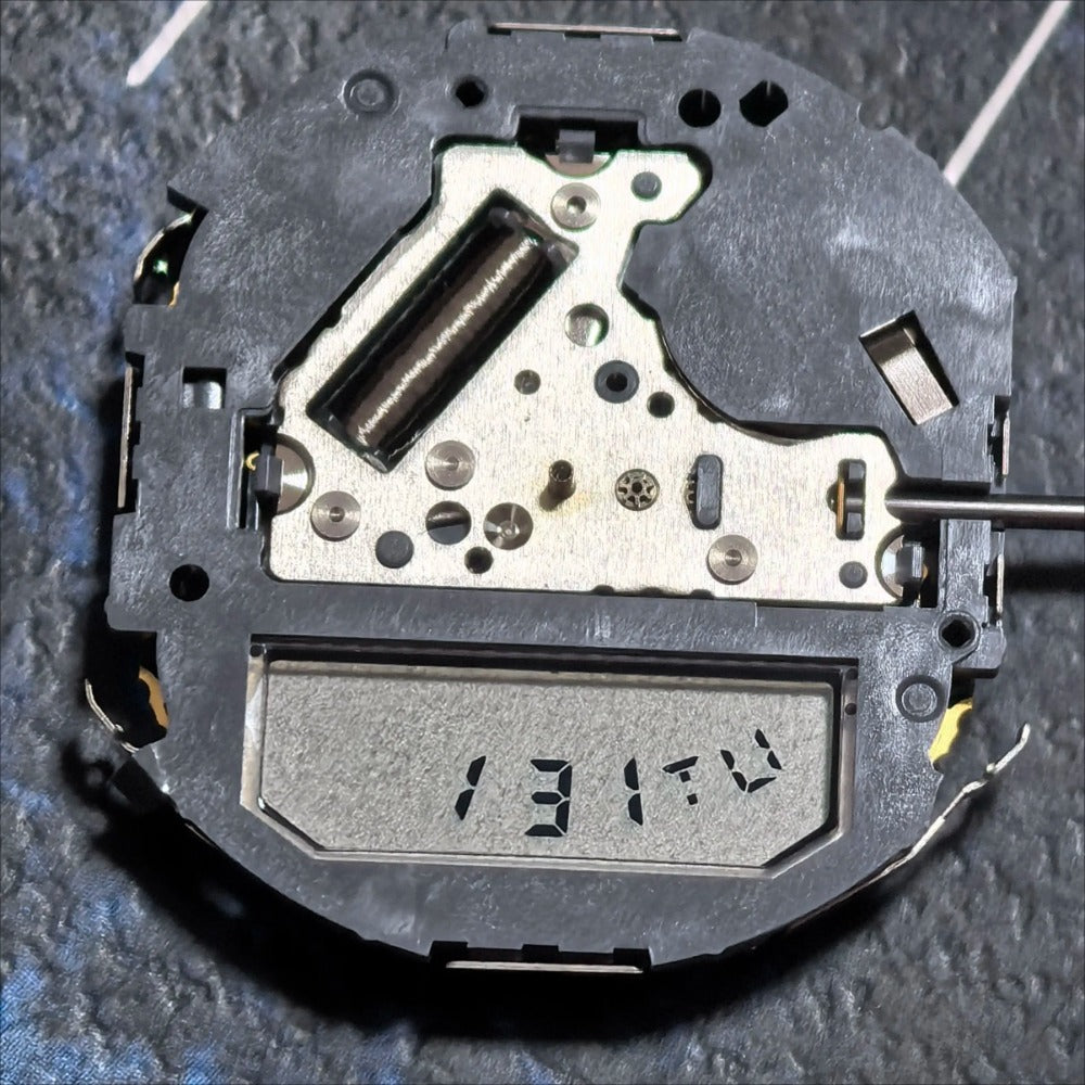 Miyota T205 quartz watch movement with three hands, original Japan-made part for watch repair and assembly.