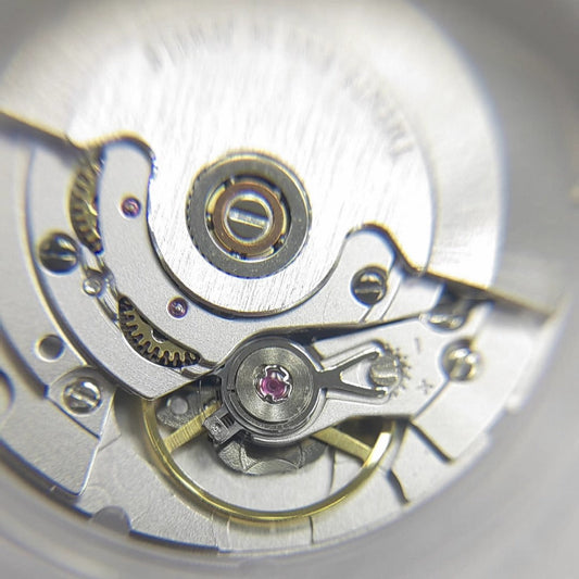 Swiss Made ETA PT5000 mechanical watch movement, silver finish, replacement for Seagull 2824 ETA2824-2 models.