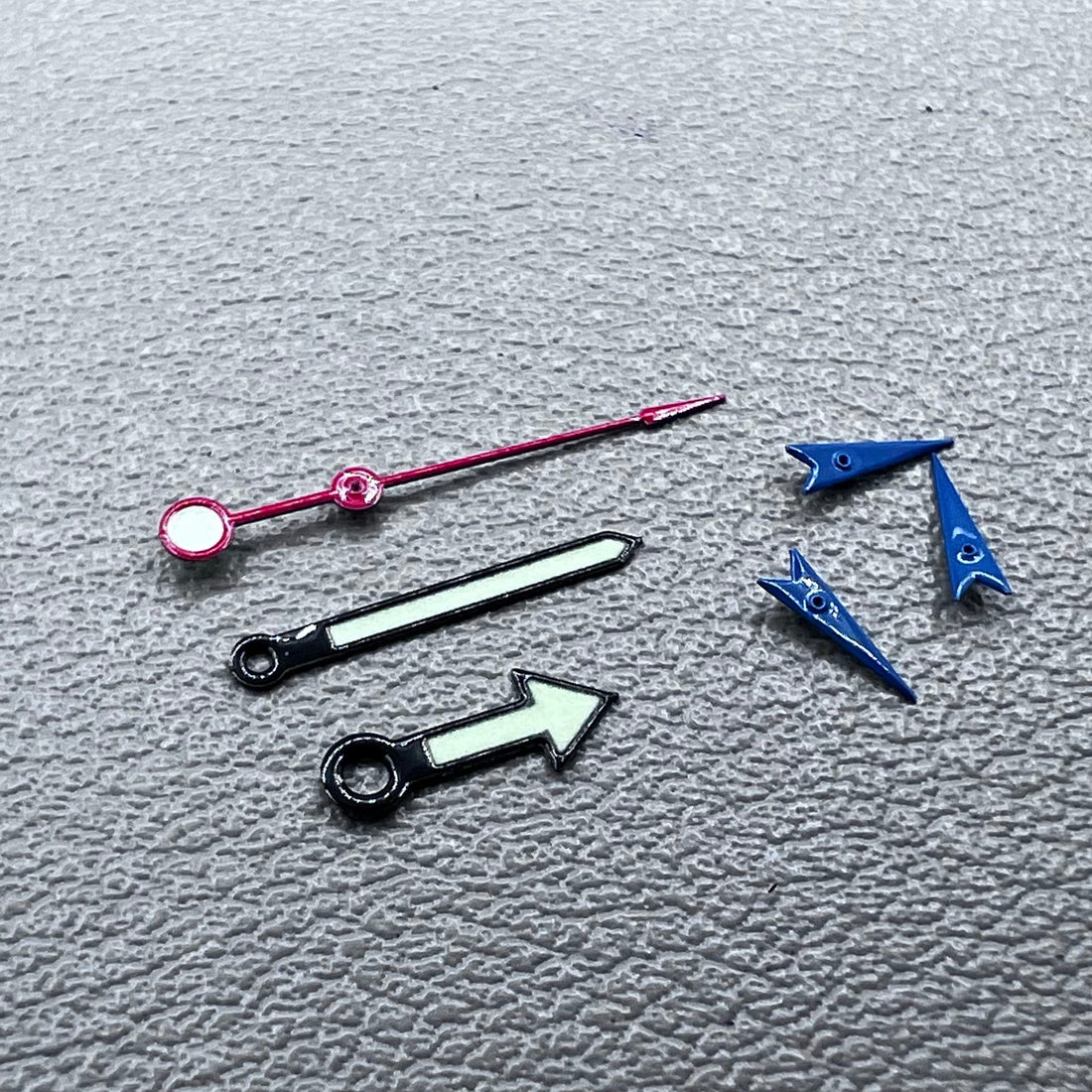 Green luminous arrow-shaped watch hands set for Miyota OS10 OS20 OS60 OS80, enhancing visibility and style.