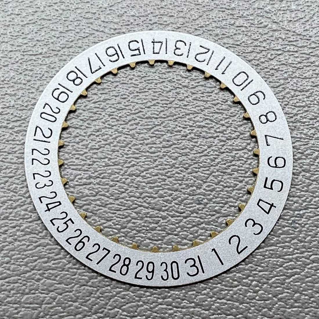 Sandus Datumsscheibe Rad Font watch date wheel at 6 o?clock, compatible with Cartier Blue models.