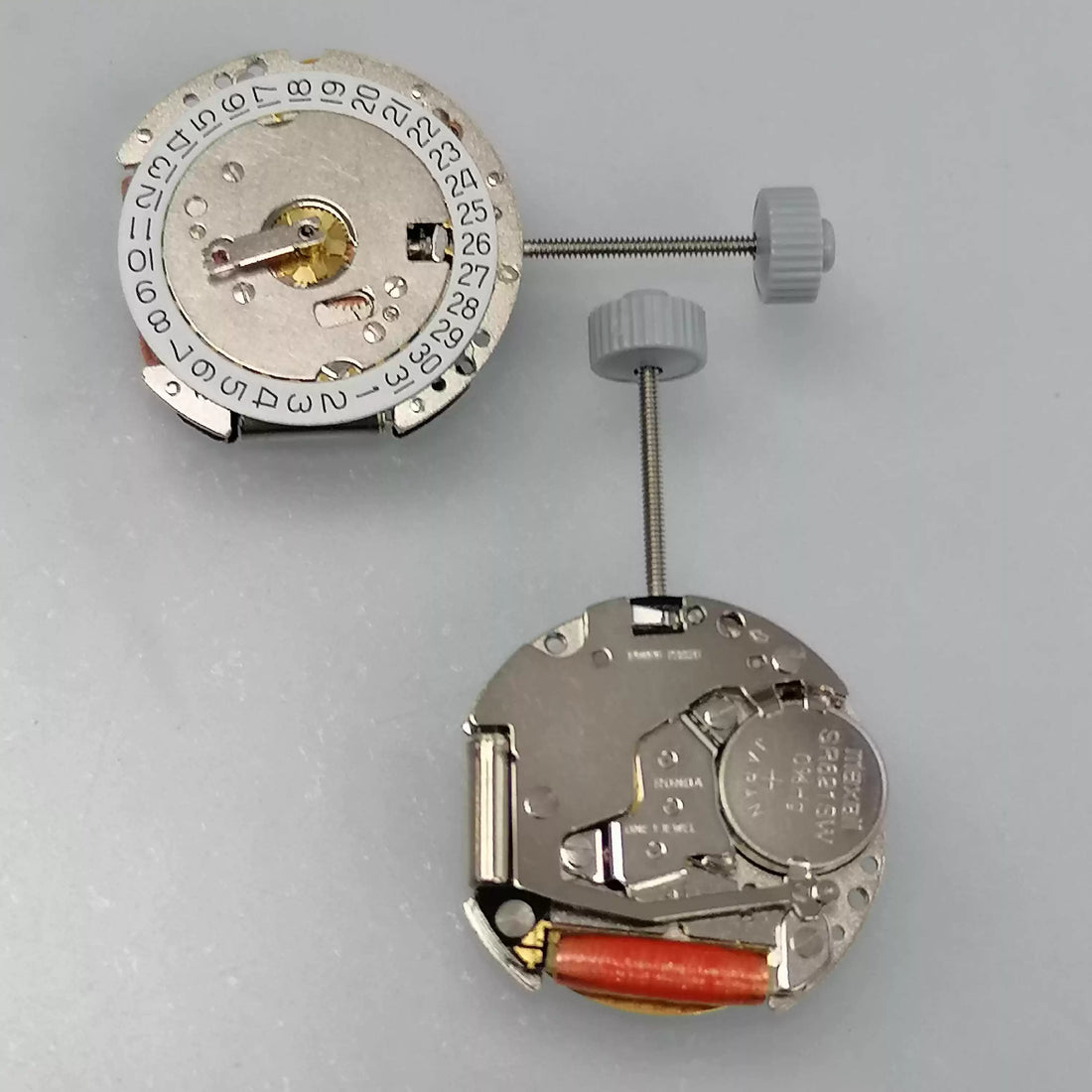Swiss Part Ronda 775 quartz movement with white date disk positioned at 3 o'clock for accurate timekeeping.