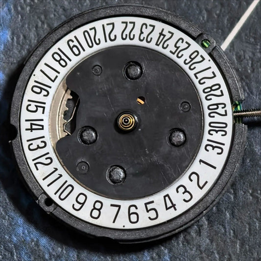 ETA804.192 Swiss Made quartz watch part showcasing single calendar at 6 o'clock for precision timekeeping.
