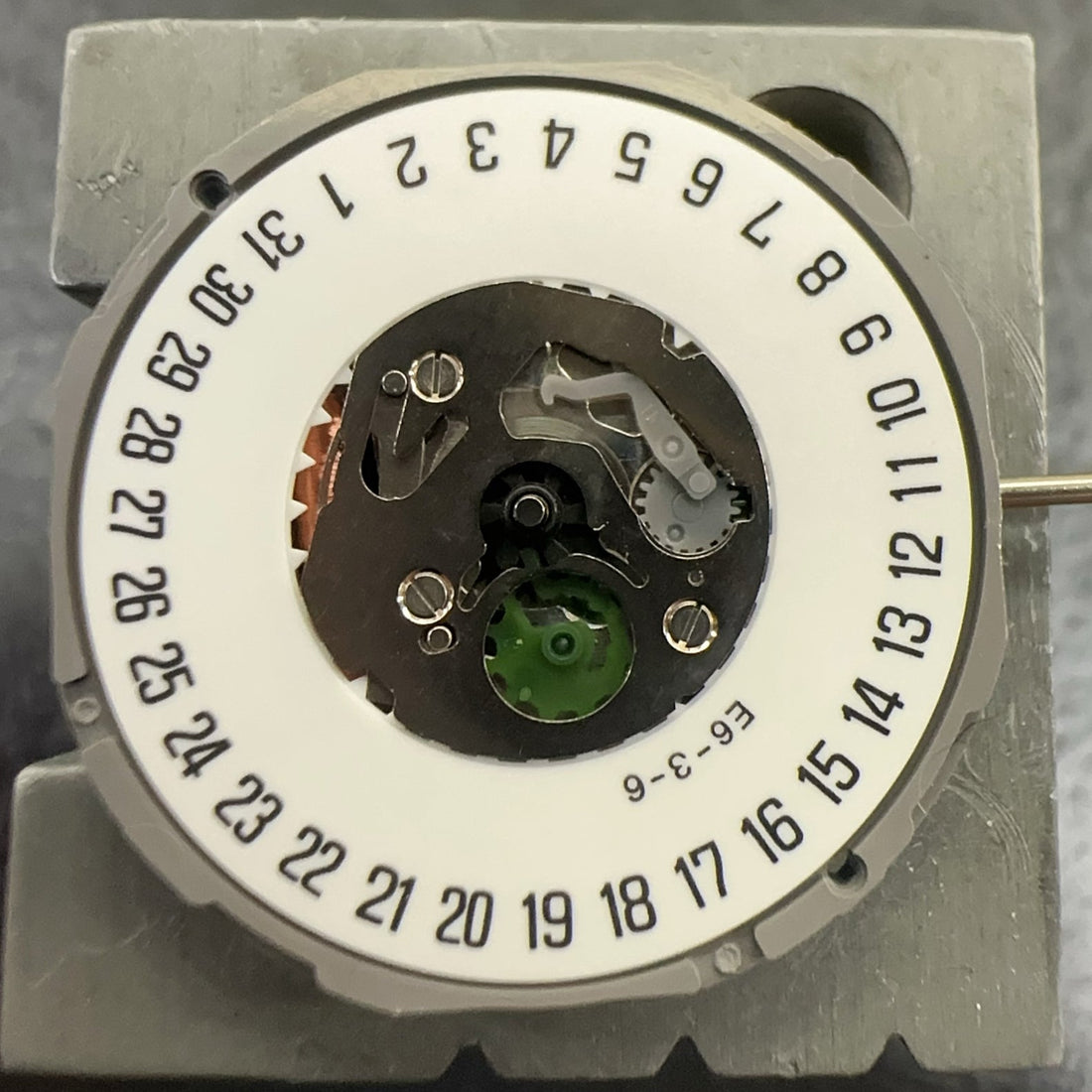 Miyota 1M15 Quartz Watch Movement with 2 Hands and Date at 6, Japan Made Repair Part
