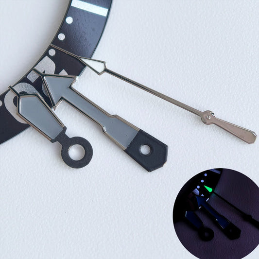 Silver-trimmed grey painted watch hands with green lume for NH35/36 movement, enhancing visibility and style.