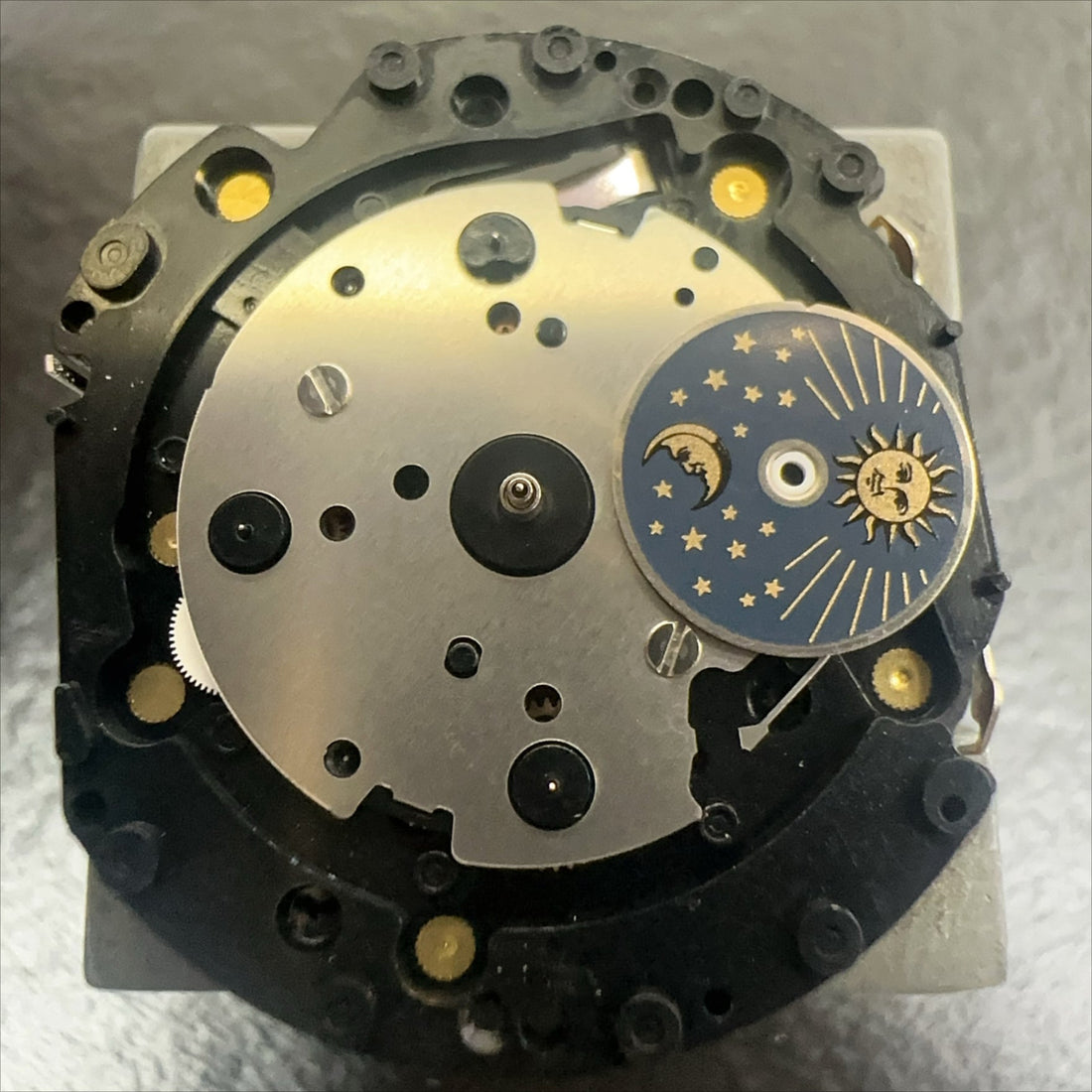 Japan Made Epson VD59 quartz watch movement with small second hand at 6/9/12, precise replacement part.