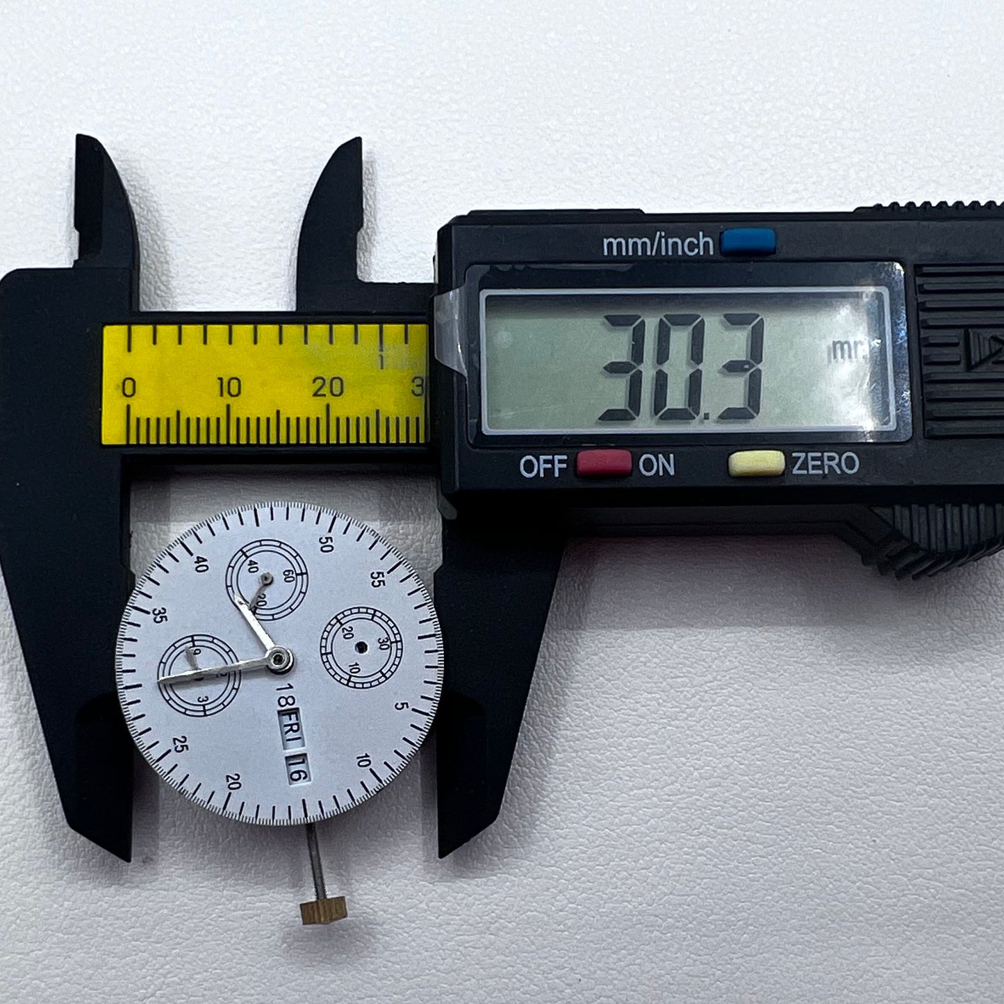 China Dandong 7750 Mechanical Movement Double Calendar Small Second@9