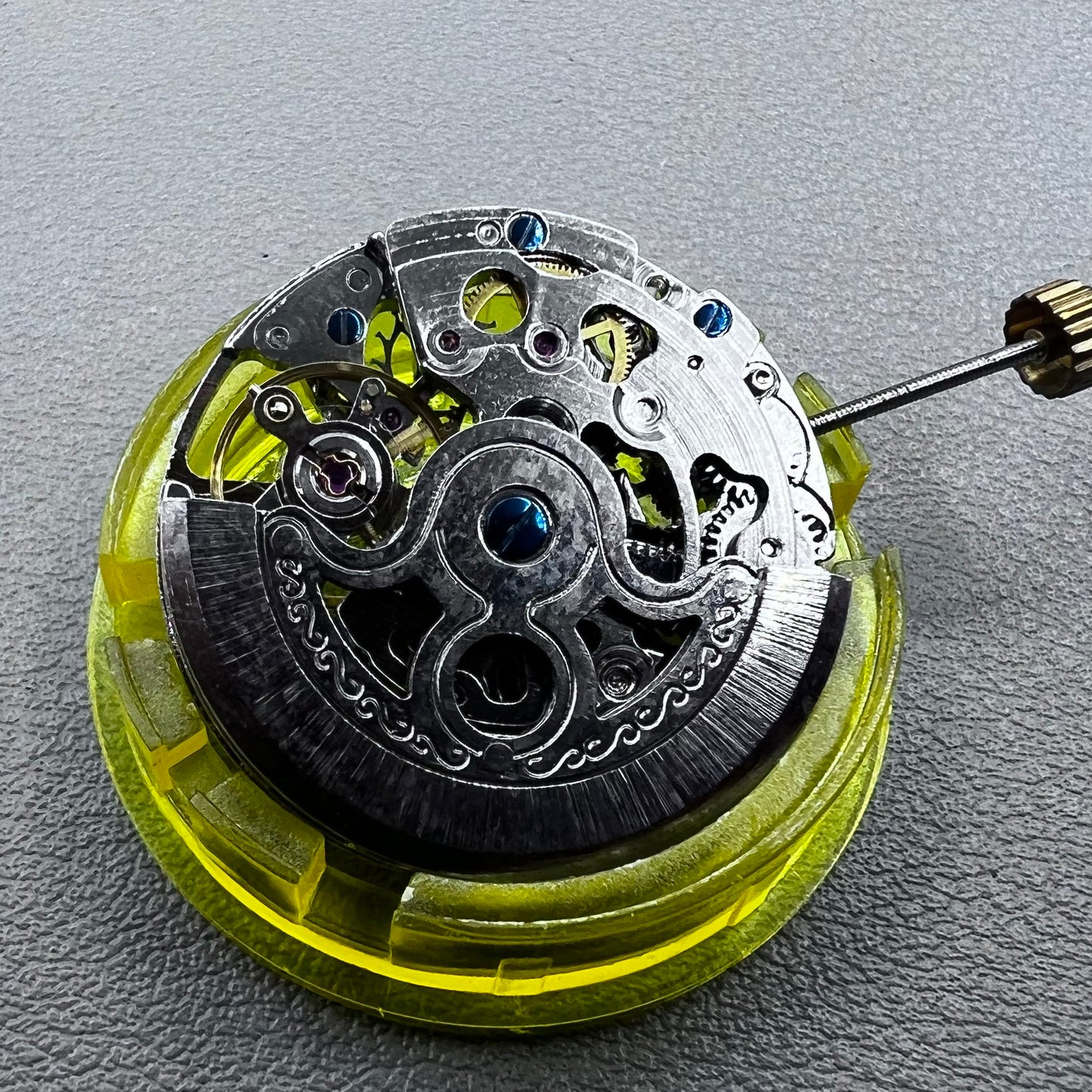 China 2813 Silver Hollow Automatic Mechanical Movement Fit for 8205 8200