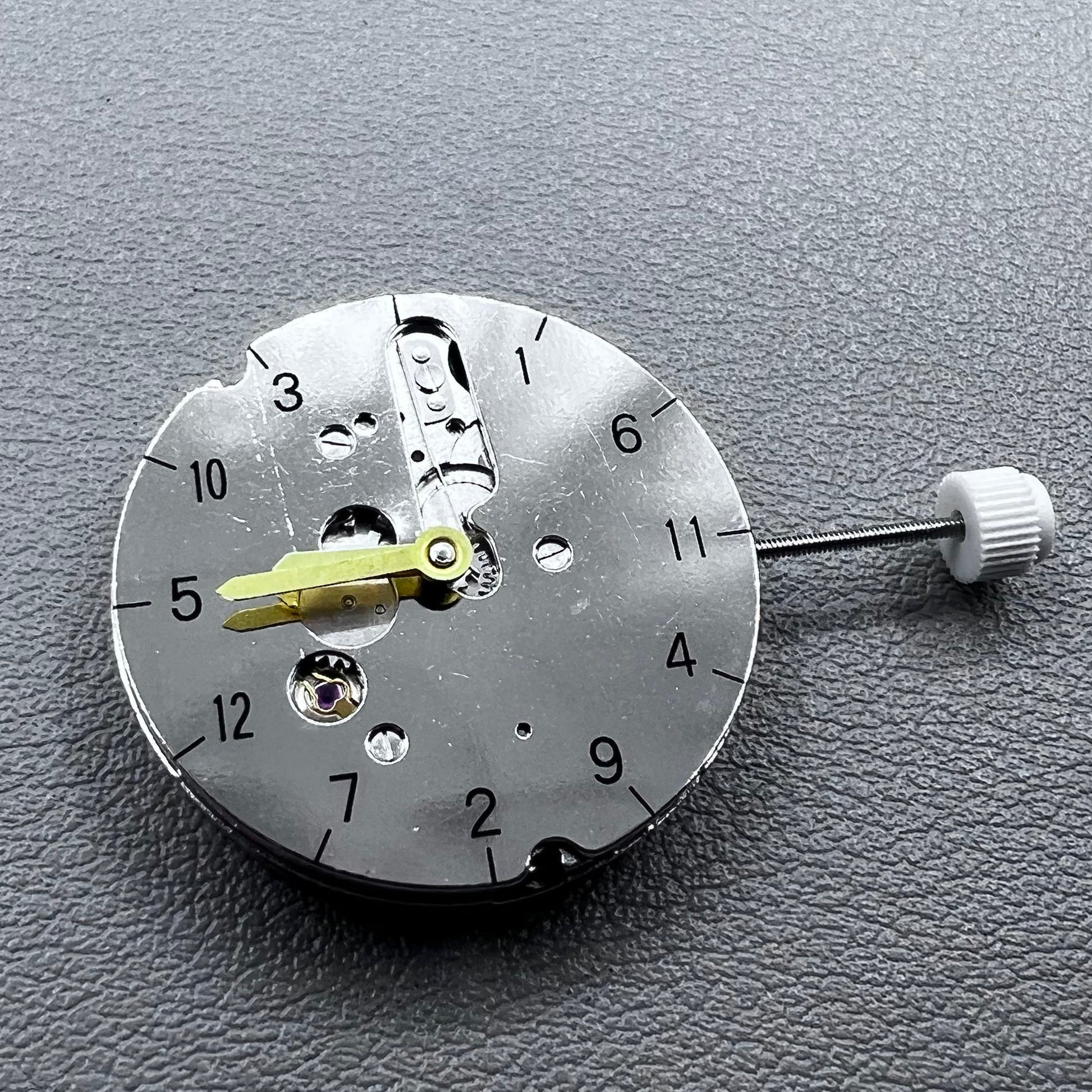 NN2813 watch accessory featuring automatic mechanical movement, compatible with models 8205 and 8215.