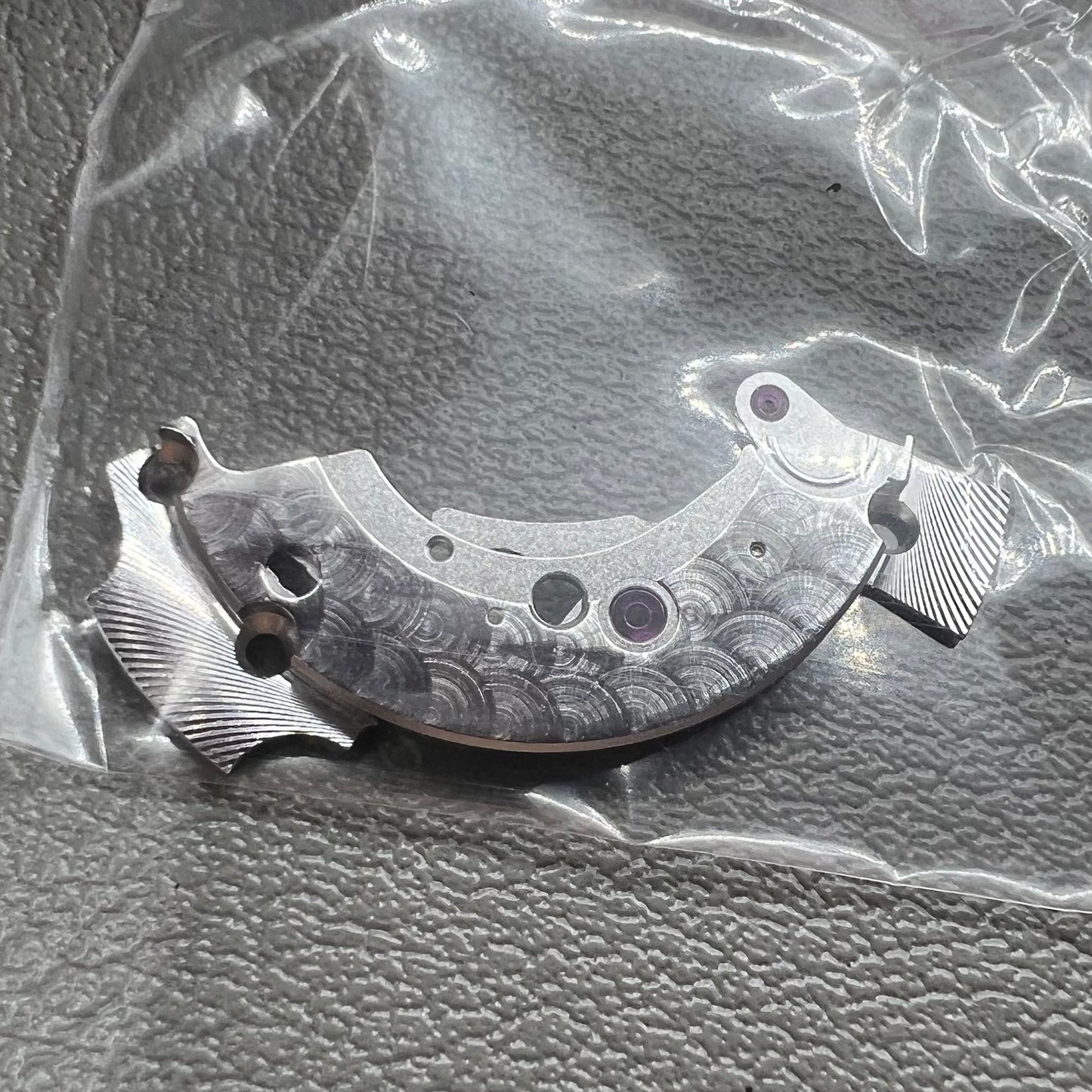 Universal Radbr�cke Schiene for Seagull ST18 watch movement, durable watch accessory part.