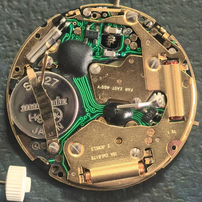 Swiss ISA 8175 Watch Quartz Movement 5 Hands Golden Plated Green Font Date At 6