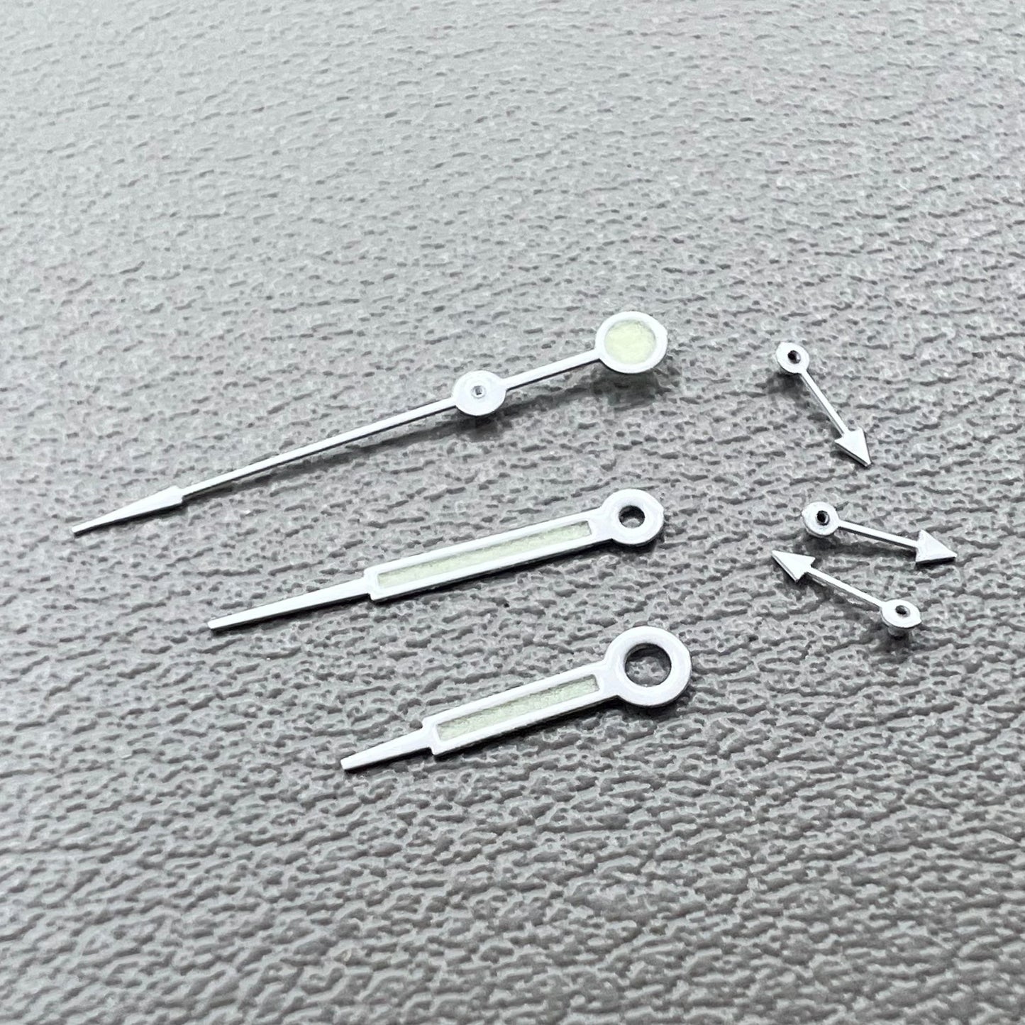 Green lume pointed white trim watch hands for Miyota OS10 OS20 OS60 OS80, enhancing time visibility.
