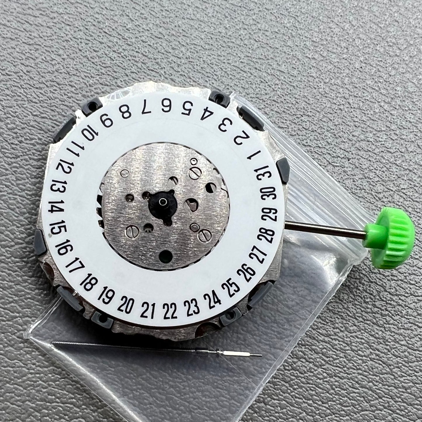 Japan Miyota 4U13 quartz watch movement showcasing 3 hands, date at 6, slim design for watch accessories.