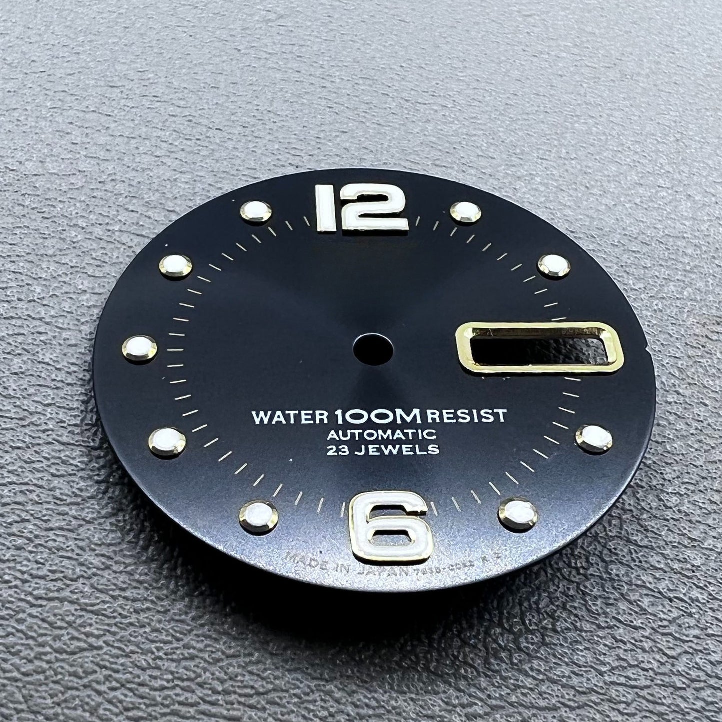 Black green luminous diving dial for NH36 watch movement, 28.5mm, enhanced visibility.