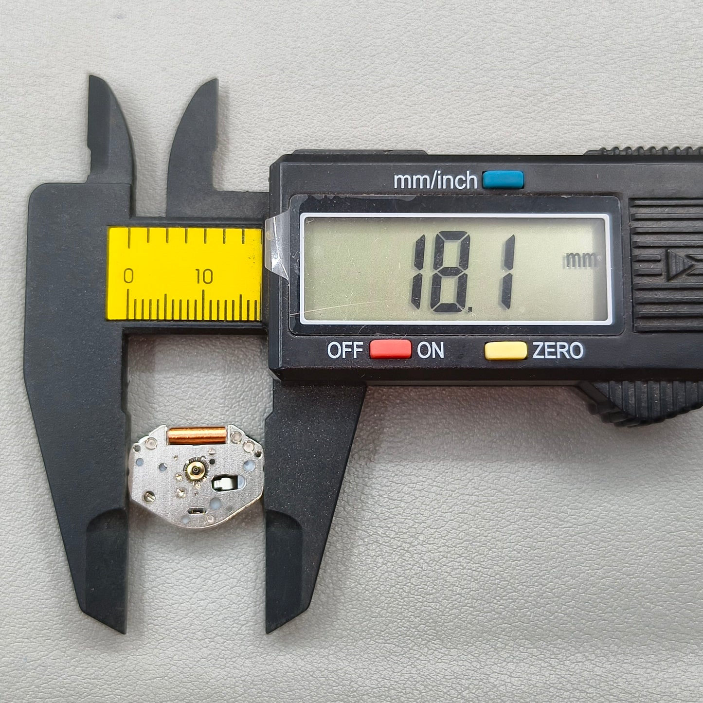 Japan Miyota 2035 3 Hands Quartz Movement With Watch Stem