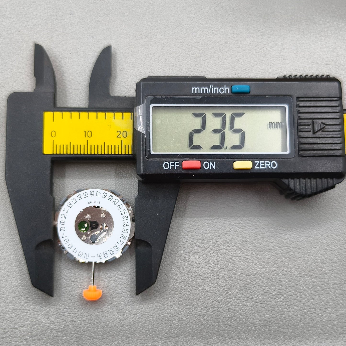 Japan Miyota 2S60 Quartz Movement Single Calendar Movement Date@3