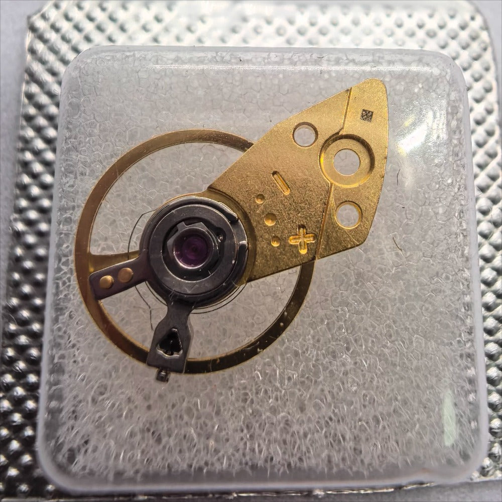 Golden complete balance wheel with splint, precision fit for Miyota 8200 series watch movements, ideal for repairs.