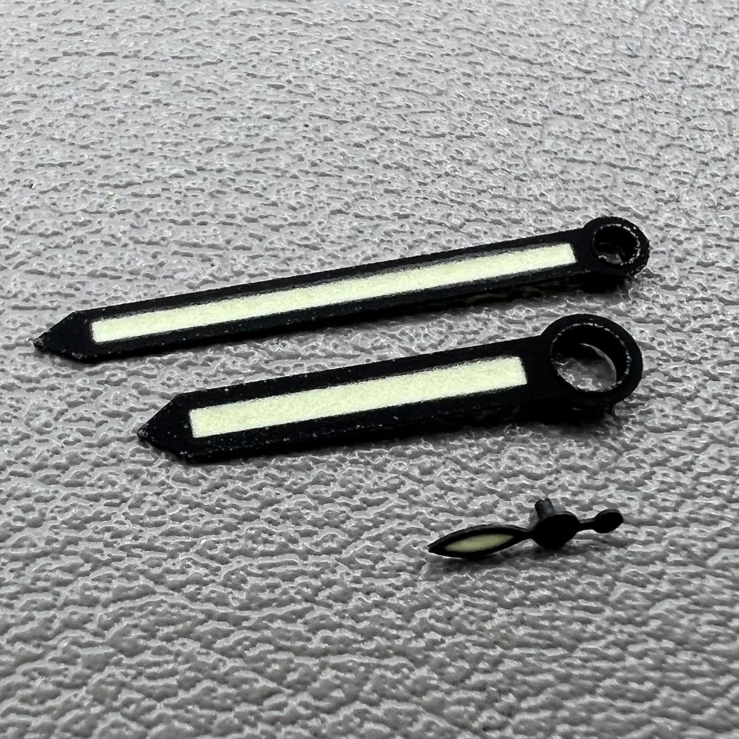 Green luminous 3-hand set with black trim for ST3600/ST3620/ETA6497/6498 movements.