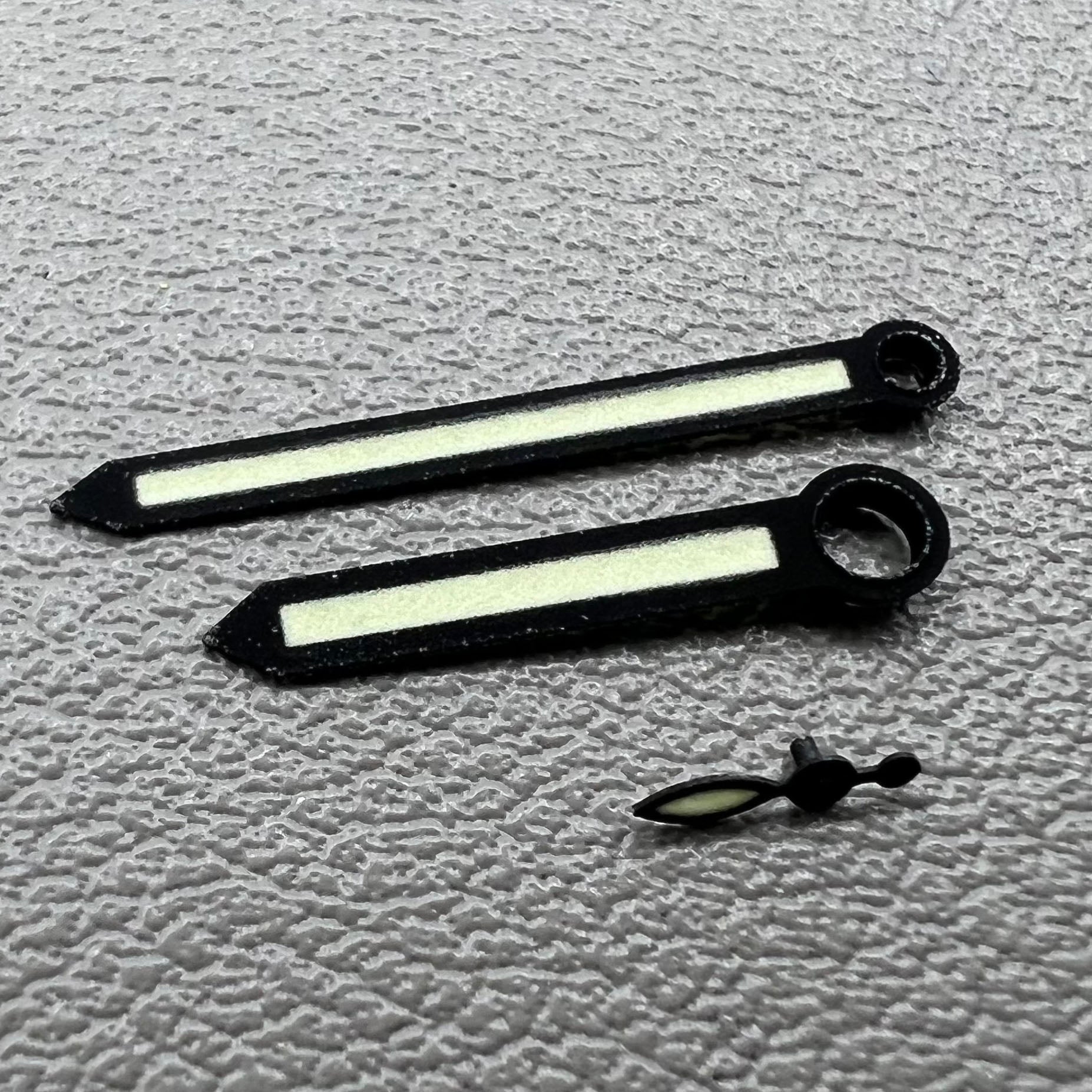 Green luminous 3-hand set with black trim for ST3600/ST3620/ETA6497/6498 movements.