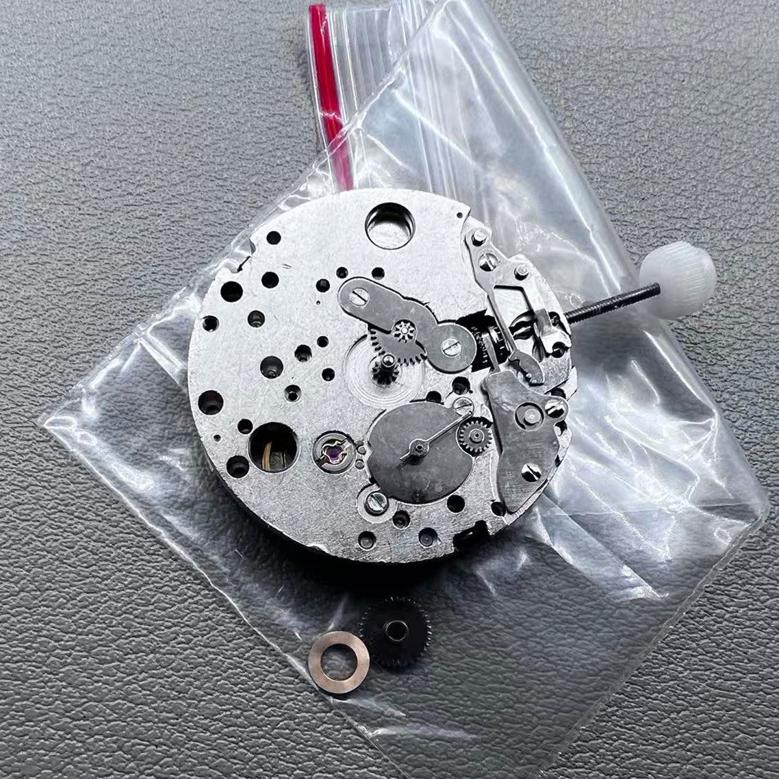 DG 2813 silver automatic mechanical watch movement, precision-engineered for watch accessories.