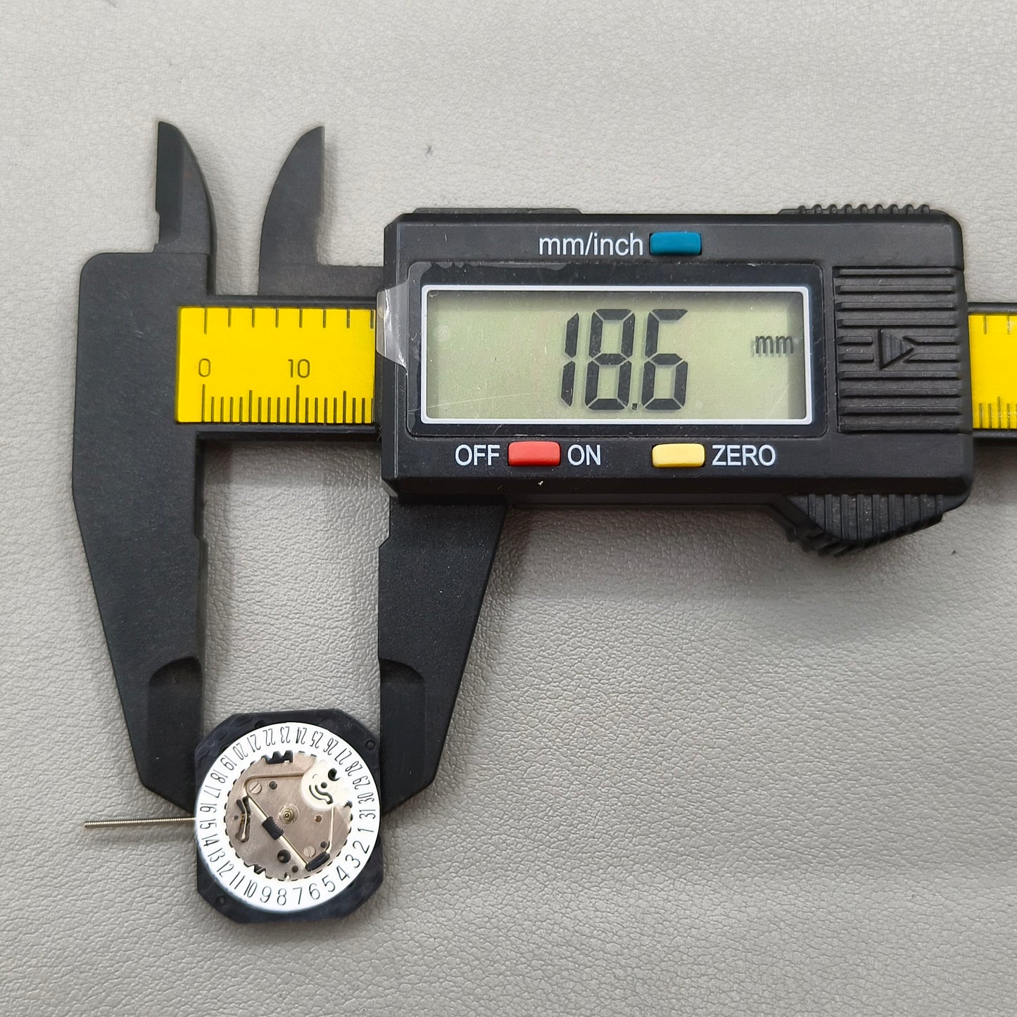 Japan VX22 White Disk Quartz Watch Movement Date@6