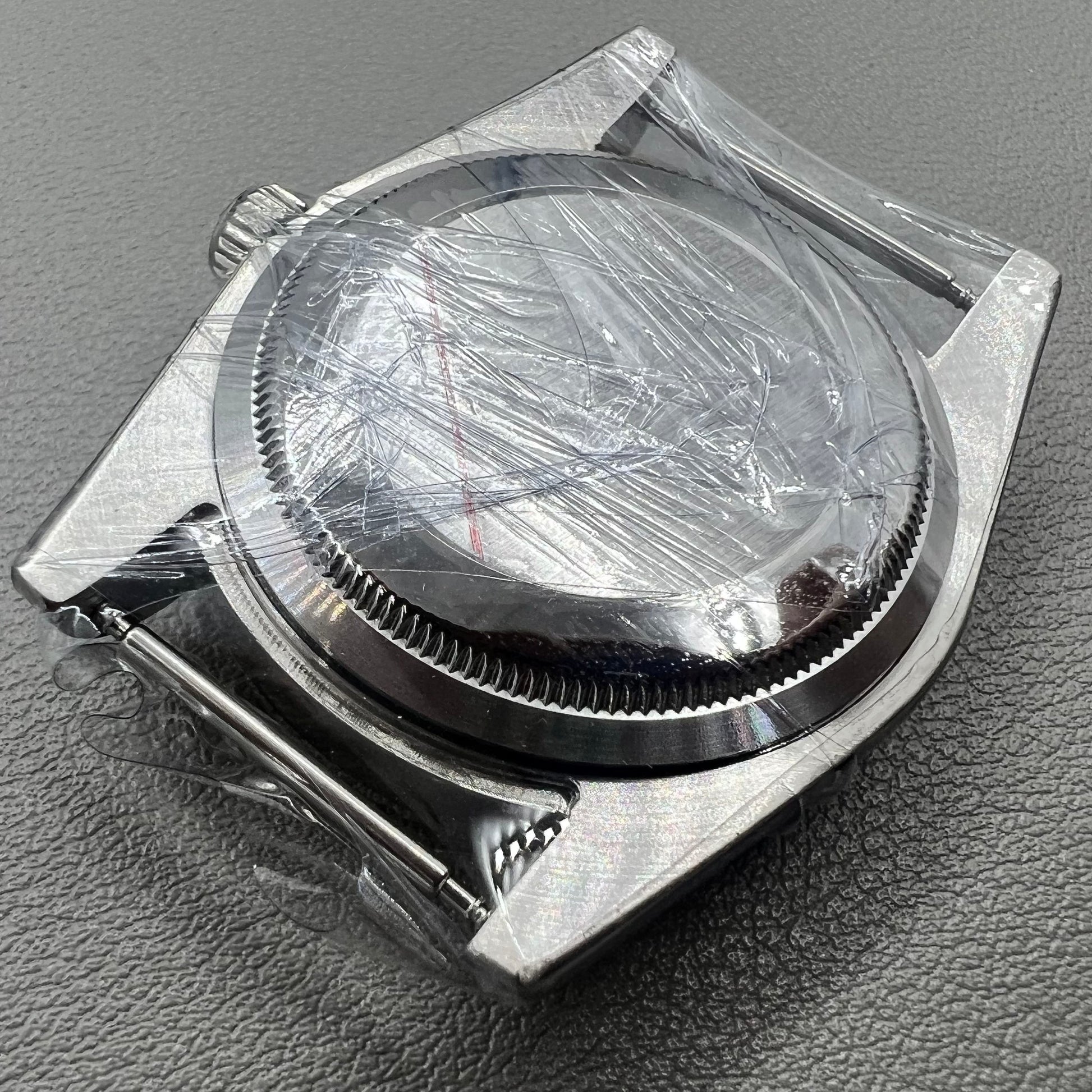 36MM steel watch case with mineral glass mirror, compatible with Miyota 8215/2813/8205/8200 movements.