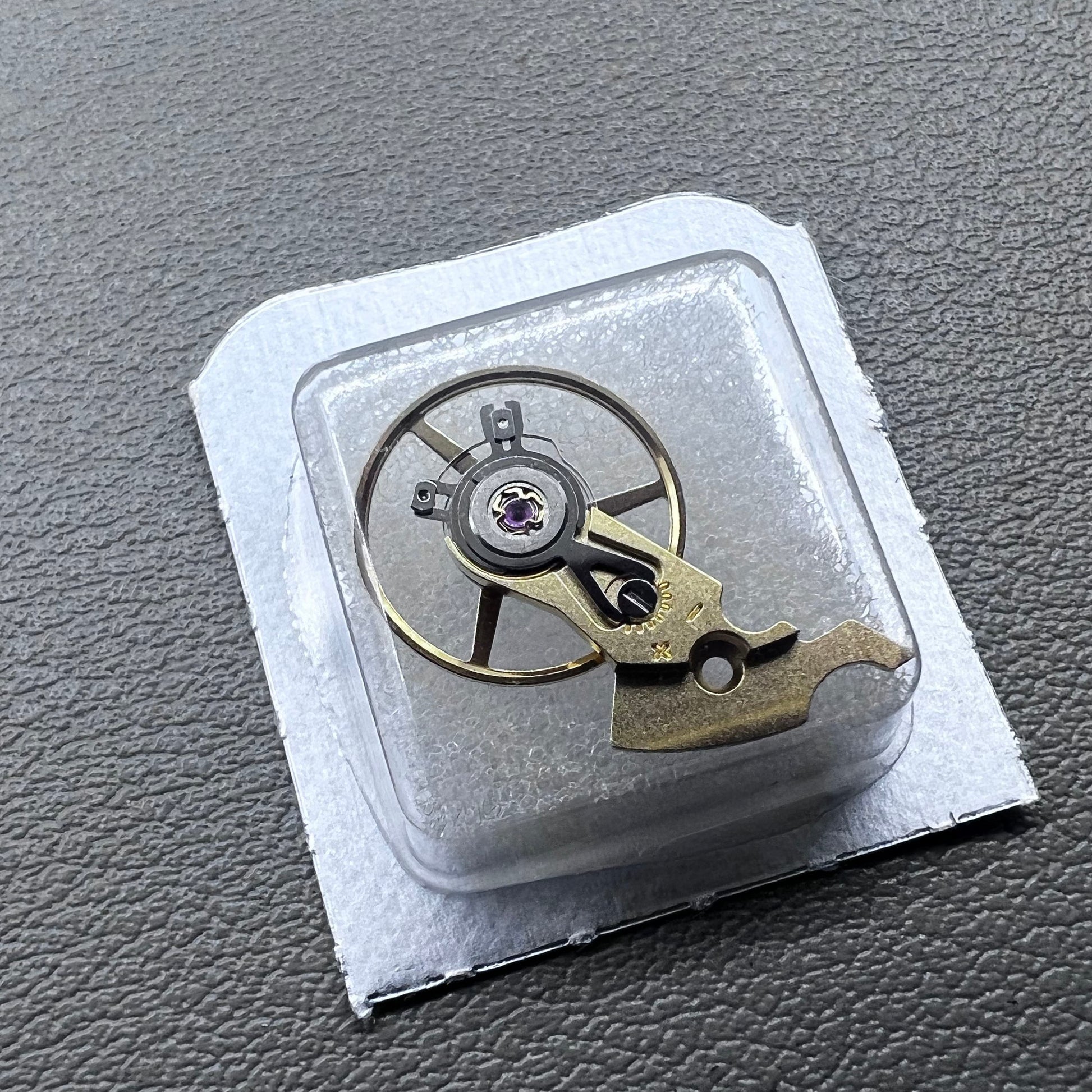 Golden complete balance wheel with splint for ETA 2824 2834 2836 watch movements