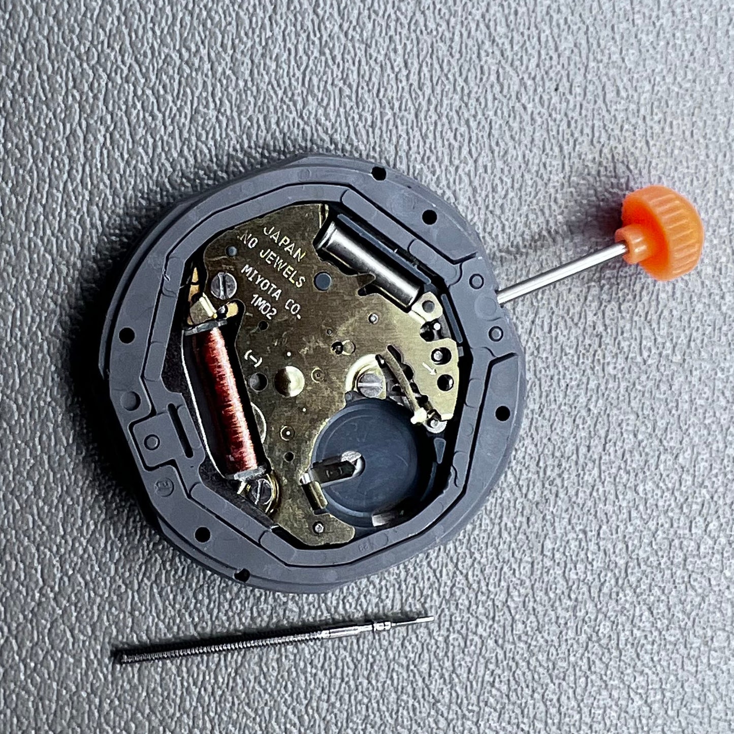 Japan Miyota 1M02 Quartz Movement 3 Hands Black Disk Red Font Double Calendar