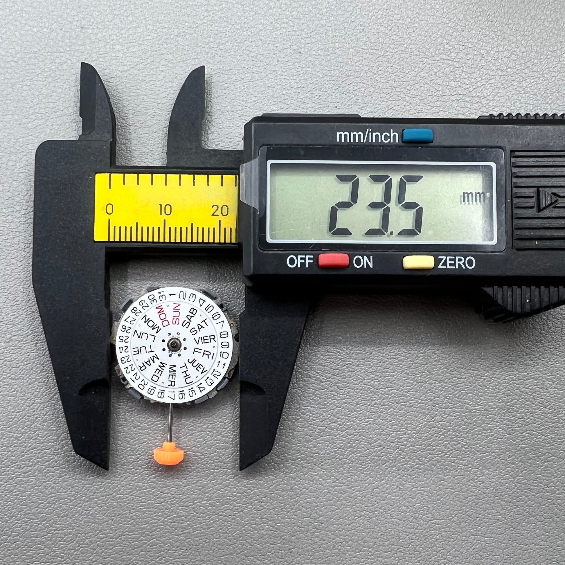 Japan Miyota 2S65 quartz watch movement showcasing precision engineering by Miyota brand.
