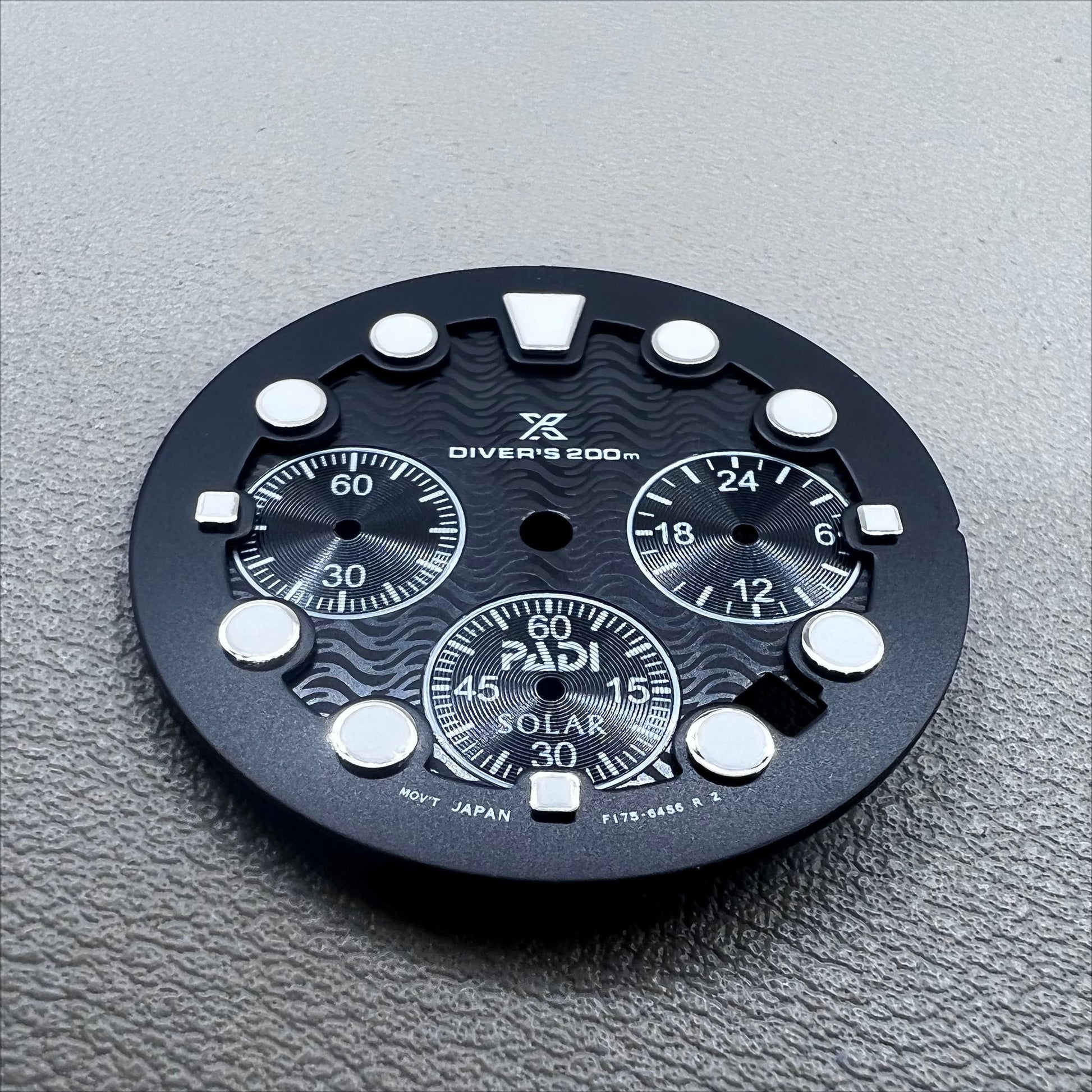 31mm black-green luminous watch dial with single calendar, compatible with VD53 movement.